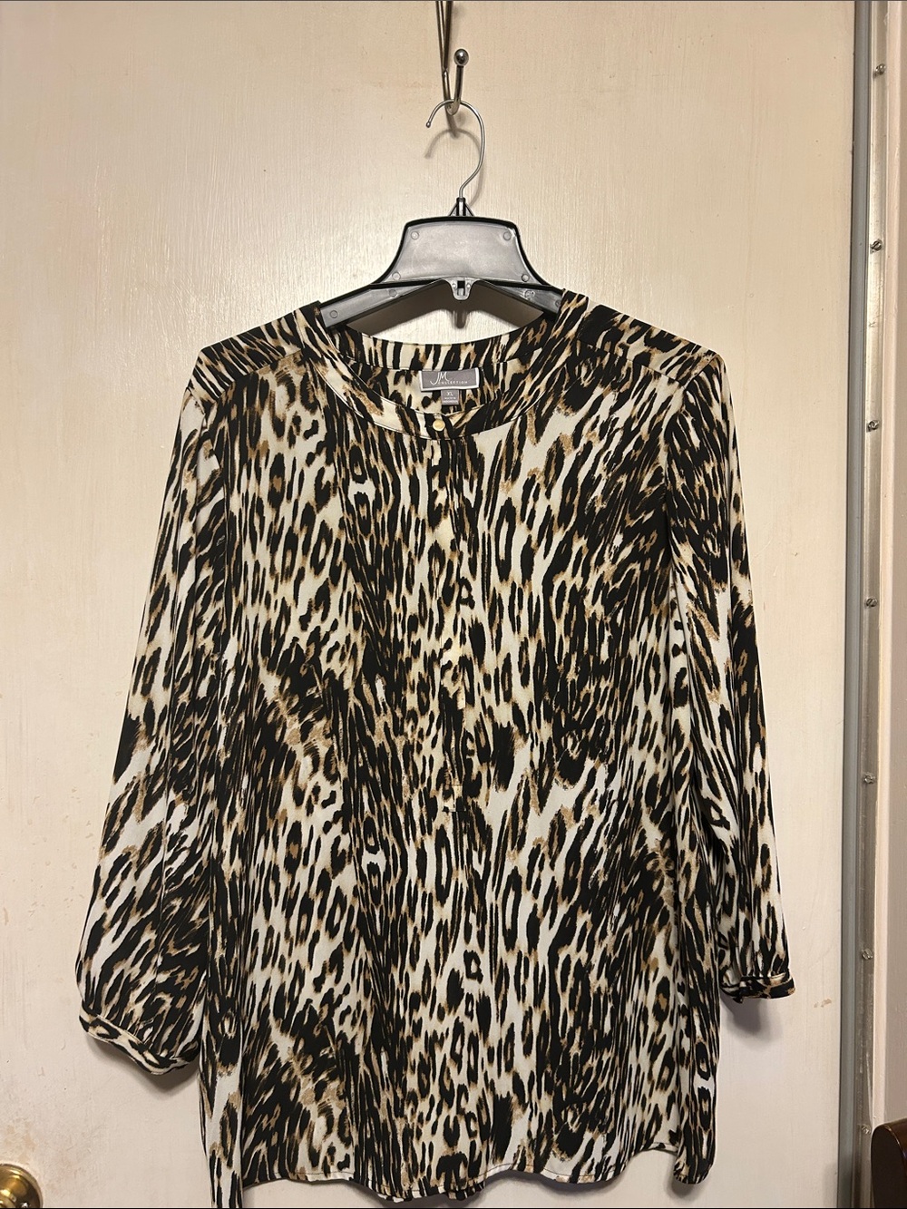 JM Collection Black, Cream and Brown Leopard Print Blouse. Sz XLo